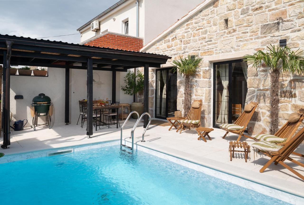 Blacksmith's House - House With Heated Pool Ferienhaus *
